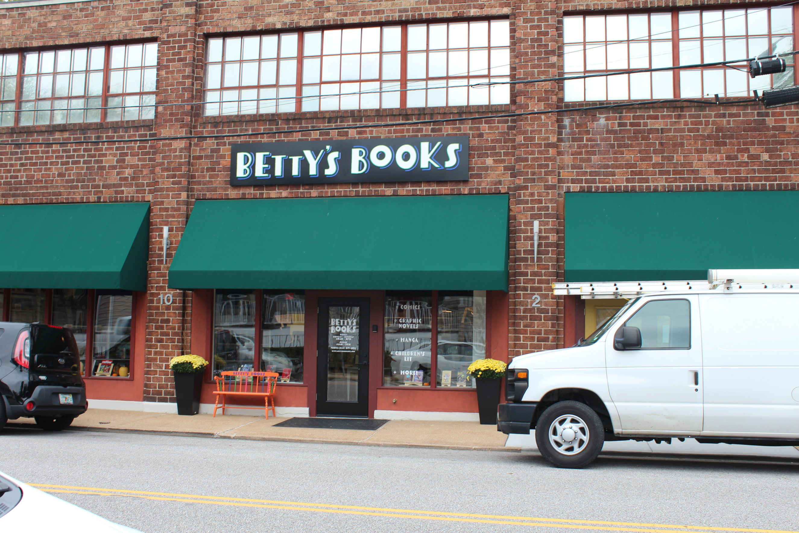 Betty's Books exterior front